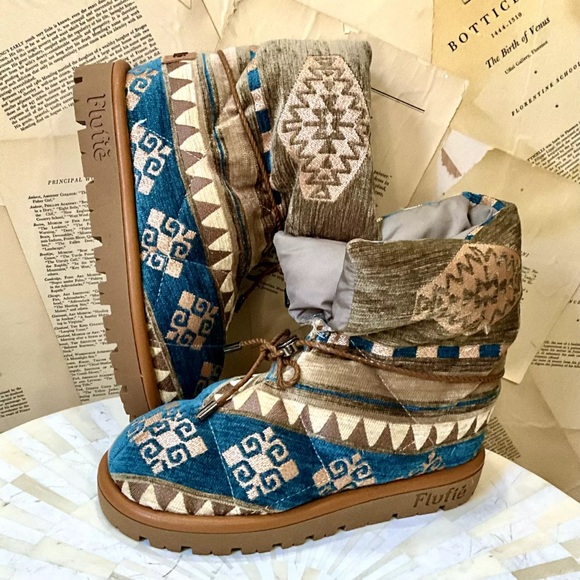 Anthropologie Flufie Pillow Snow Boot Goose Down Velvet Jacquard Blue Tan - Picture 3 of 7